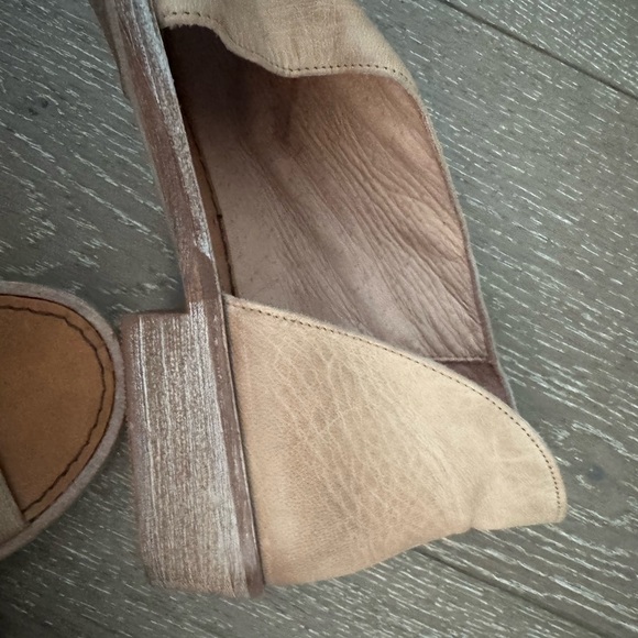 Free People Mont Blanc Tan Sandals NWOT - Picture 3 of 6
